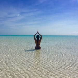 Meet your Posher, Éveline